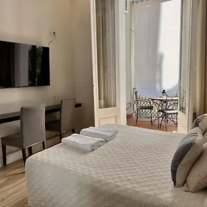 Casa Consell Gran Via, Guest house